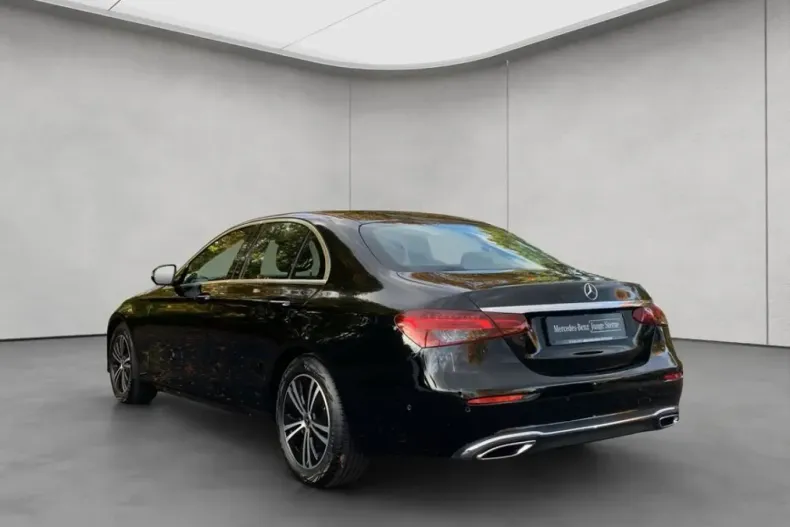 Mercedes-Benz E 220 din 2024 cu 37.069 km - oferta MER157166 - foto 3