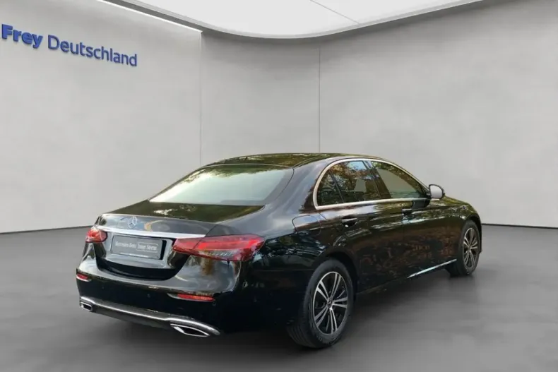 Mercedes-Benz E 220 din 2024 cu 37.069 km - oferta MER157166 - foto 5