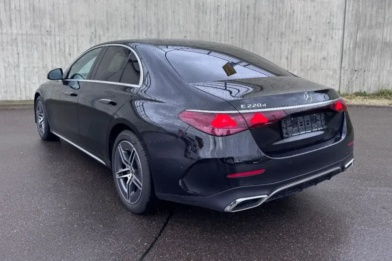 Mercedes-Benz E 220 din 2024 cu 5.000 km - oferta MER157167 - foto 7