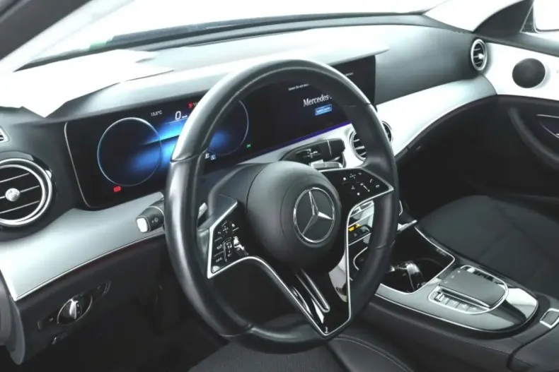 Mercedes-Benz E 220 din 2022 cu 50.500 km - oferta MER157169 - foto 2