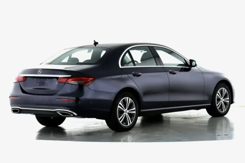 Mercedes-Benz E 220 din 2022 cu 50.500 km - oferta MER157169 - foto 3