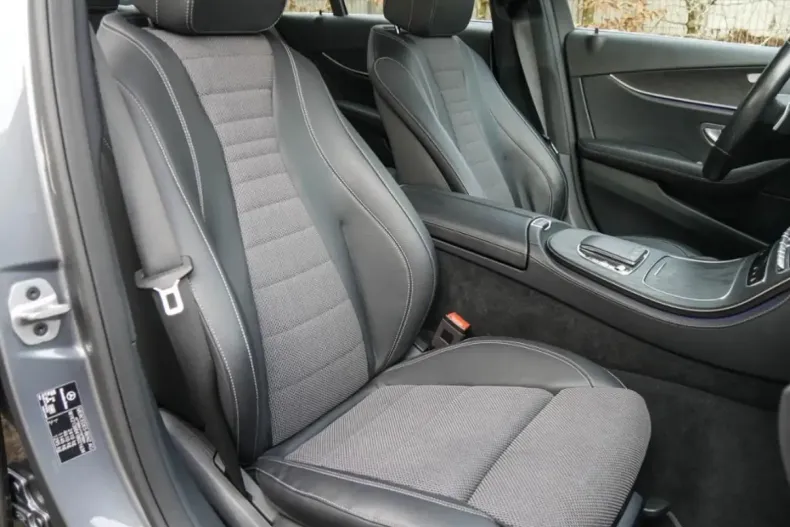 Mercedes-Benz E 220 din 2021 cu 51.870 km - oferta MER157171 - foto 6