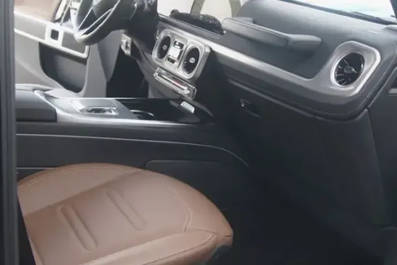 Mercedes-Benz G 450 din 2025 cu 10.250 km - oferta MER157191 - foto 17