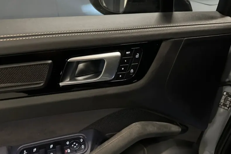 Porsche Cayenne din 2021 cu 45.000 km - oferta POR157205 - foto 16