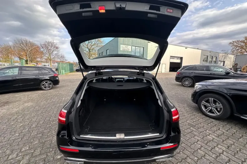 Mercedes-Benz E 220 din 2022 cu 97.000 km - oferta MER157209 - foto 5