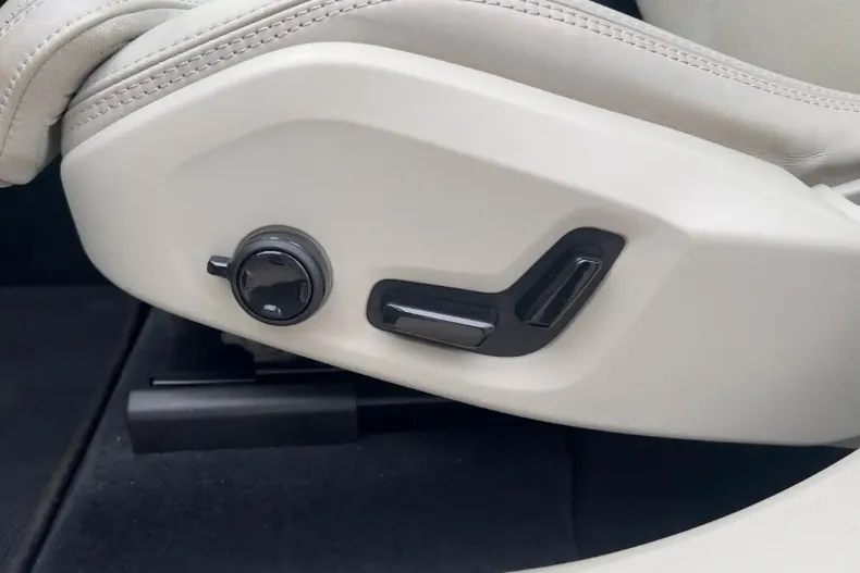 Volvo XC60 din 2022 cu 59.550 km - oferta VOL157212 - foto 12