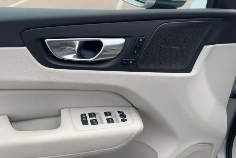 Volvo XC60 din 2022 cu 59.550 km - oferta VOL157212 - foto 16