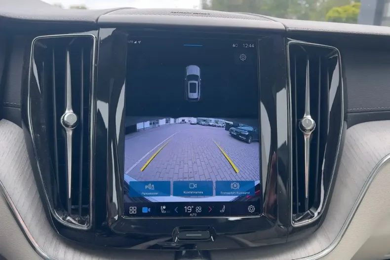 Volvo XC60 din 2022 cu 59.550 km - oferta VOL157212 - foto 17