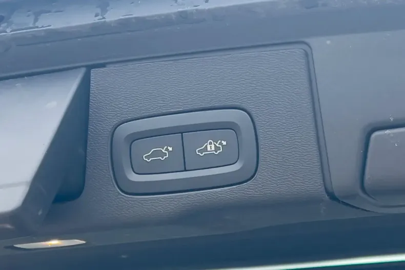 Volvo XC60 din 2022 cu 59.550 km - oferta VOL157212 - foto 30