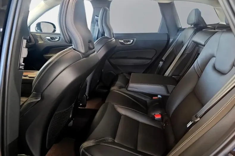 Volvo XC60 din 2023 cu 32.490 km - oferta VOL157213 - foto 6