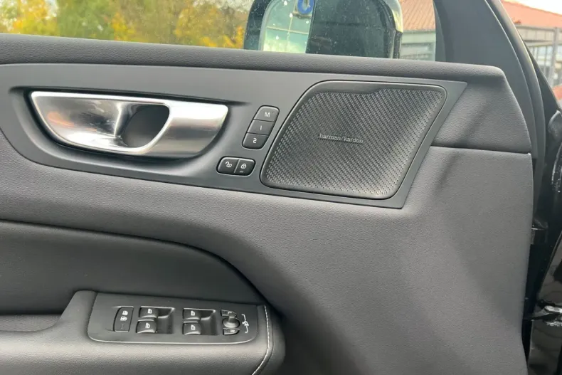 Volvo XC60 din 2024 cu 20.560 km - oferta VOL157214 - foto 22