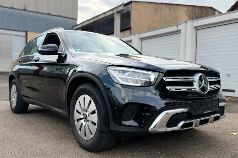 Mercedes-Benz GLC 200 din 2021 cu 60.582 km - oferta MER157216 - foto 1
