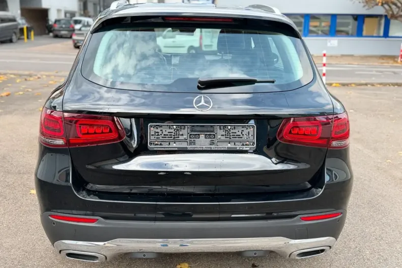 Mercedes-Benz GLC 200 din 2021 cu 60.582 km - oferta MER157216 - foto 6