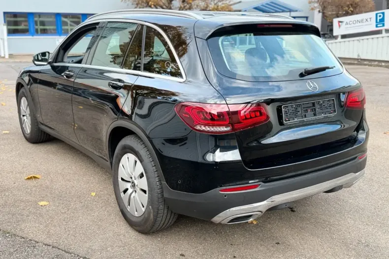 Mercedes-Benz GLC 200 din 2021 cu 60.582 km - oferta MER157216 - foto 7