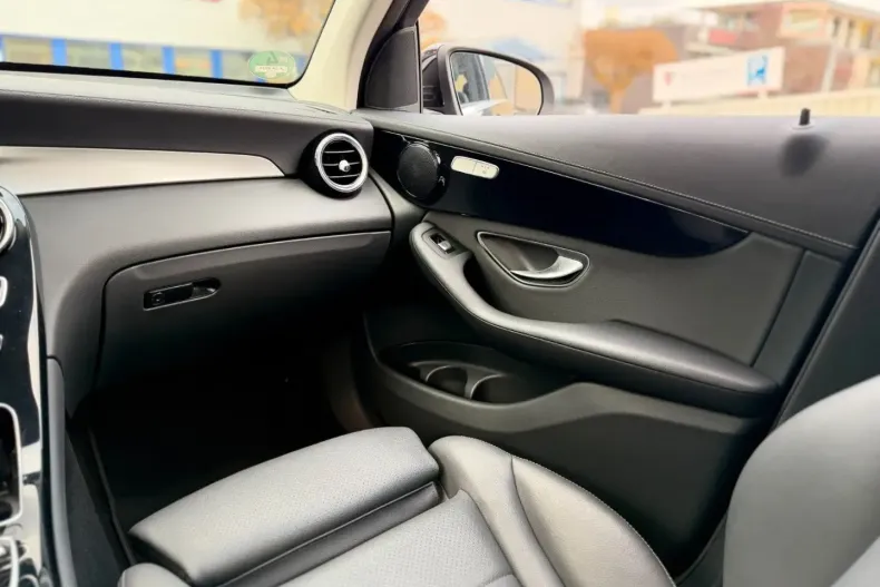 Mercedes-Benz GLC 200 din 2021 cu 60.582 km - oferta MER157216 - foto 23