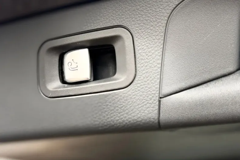 Mercedes-Benz GLC 200 din 2021 cu 60.582 km - oferta MER157216 - foto 29