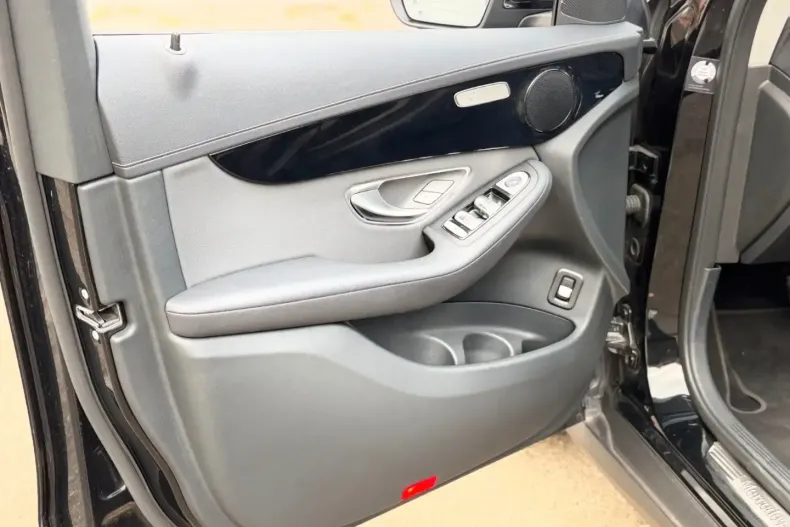 Mercedes-Benz GLC 200 din 2021 cu 60.582 km - oferta MER157216 - foto 31