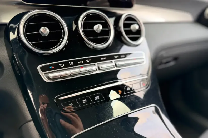 Mercedes-Benz GLC 200 din 2021 cu 60.582 km - oferta MER157216 - foto 48