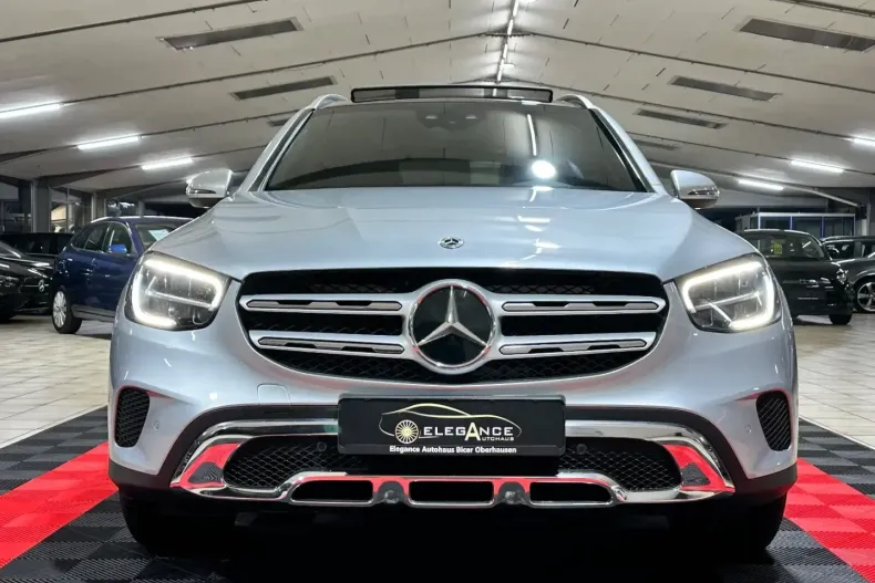 Mercedes-Benz GLC 220 din 2021 cu 84.000 km - oferta MER157231 - foto 2