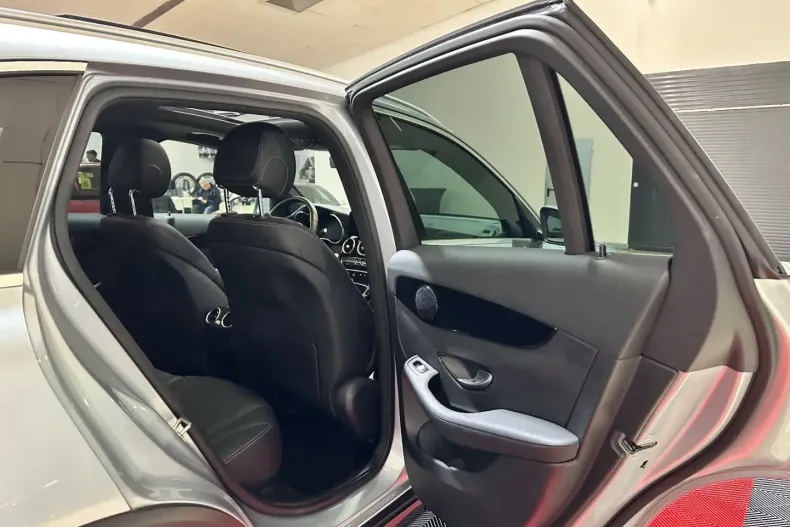 Mercedes-Benz GLC 220 din 2021 cu 84.000 km - oferta MER157231 - foto 16