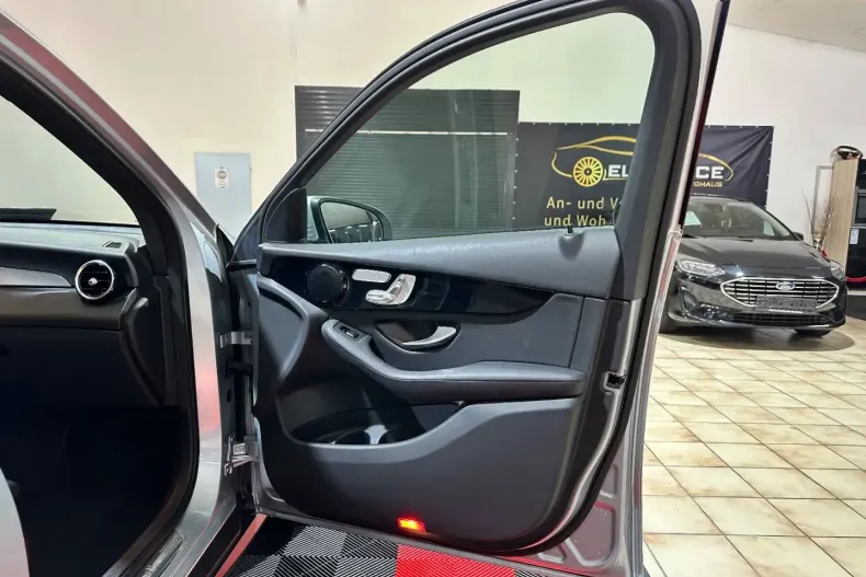 Mercedes-Benz GLC 220 din 2021 cu 84.000 km - oferta MER157231 - foto 19