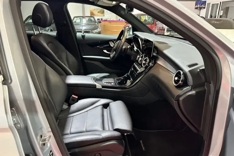 Mercedes-Benz GLC 220 din 2021 cu 84.000 km - oferta MER157231 - foto 20