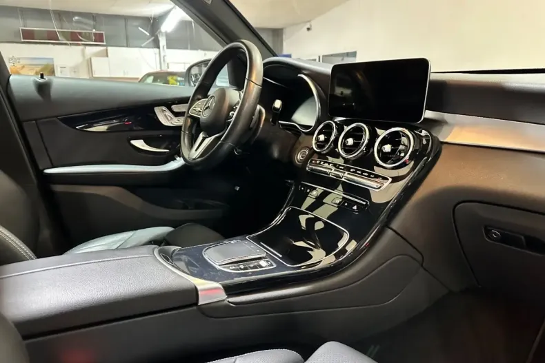 Mercedes-Benz GLC 220 din 2021 cu 84.000 km - oferta MER157231 - foto 22