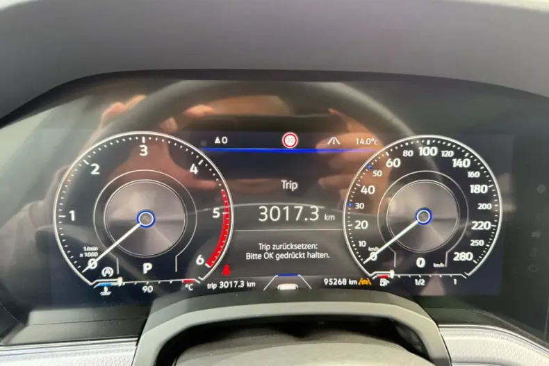 Volkswagen Touareg din 2020 cu 95.021 km - oferta VOL157247 - foto 38