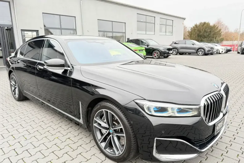 BMW 750 din 2022 cu 99.899 km - oferta BMW157248 - foto 1