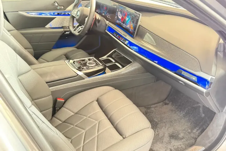 BMW M760 din 2024 cu 44.890 km - oferta BMW157262 - foto 18