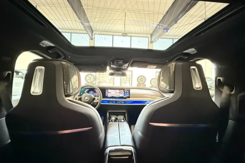 BMW M760 din 2024 cu 44.890 km - oferta BMW157262 - foto 26