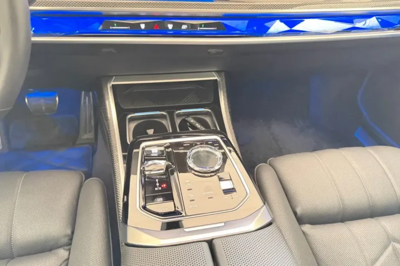 BMW M760 din 2024 cu 44.890 km - oferta BMW157262 - foto 28