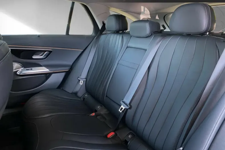 Mercedes-Benz E 450 din 2024 cu 20.998 km - oferta MER157272 - foto 9