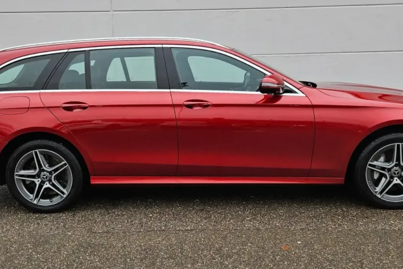 Mercedes-Benz E 300 din 2022 cu 99.989 km - oferta MER157318 - foto 5