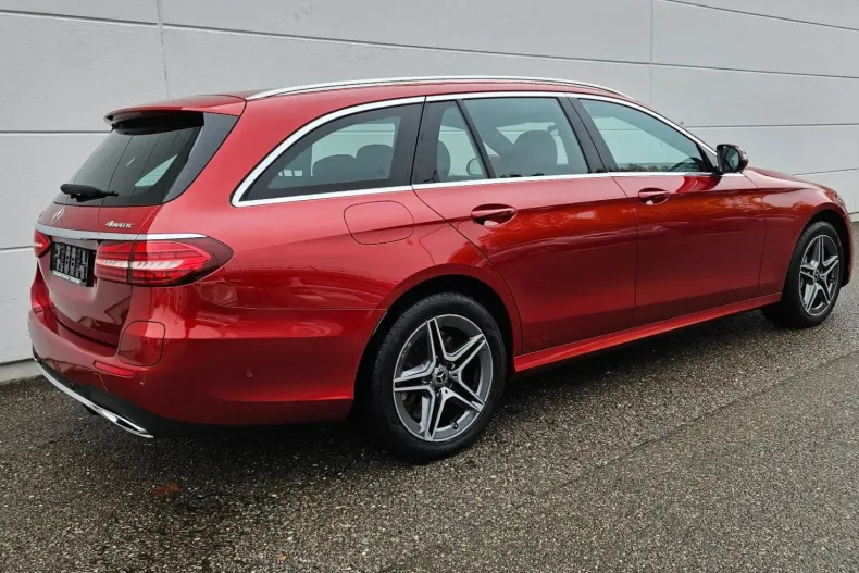 Mercedes-Benz E 300 din 2022 cu 99.989 km - oferta MER157318 - foto 6