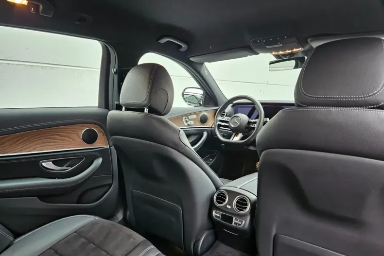 Mercedes-Benz E 300 din 2022 cu 99.989 km - oferta MER157318 - foto 14