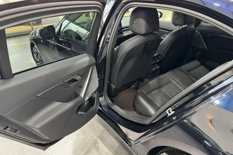 BMW 520 din 2025 cu 22.146 km - oferta BMW157320 - foto 26