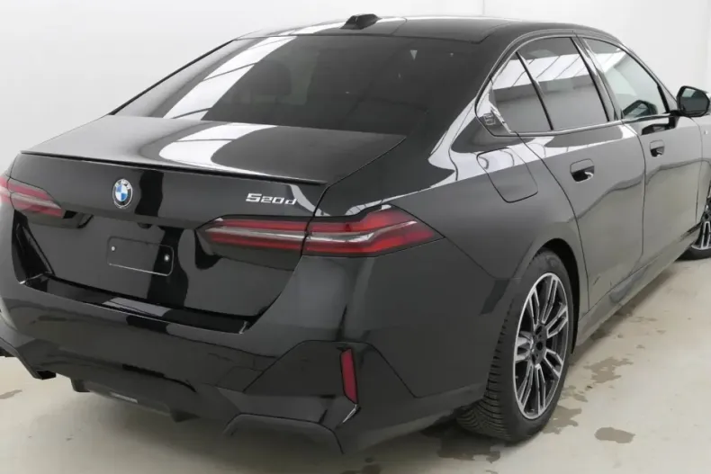 BMW 520 din 2025 cu 23.630 km - oferta BMW157327 - foto 3