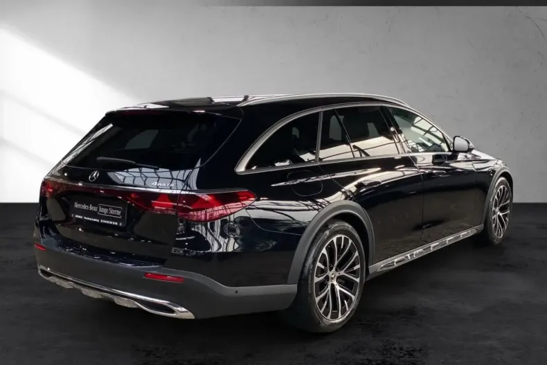 Mercedes-Benz E 300 din 2024 cu 15.830 km - oferta MER157328 - foto 4