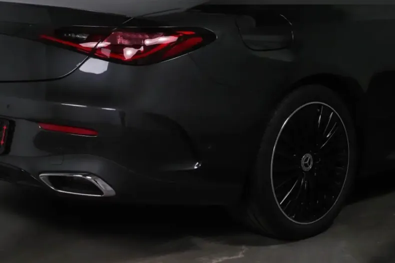 Mercedes-Benz CLE 450 din 2024 cu 11.260 km - oferta MER157329 - foto 4