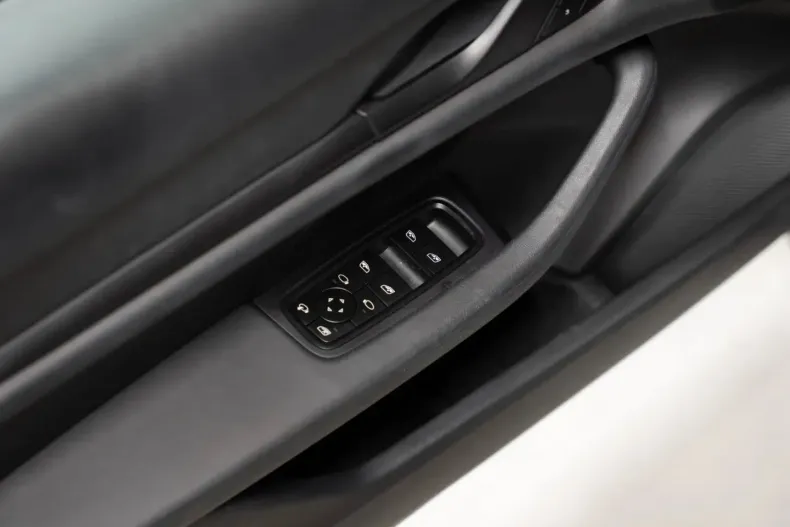 Porsche Taycan din 2022 cu 77.700 km - oferta POR157330 - foto 22