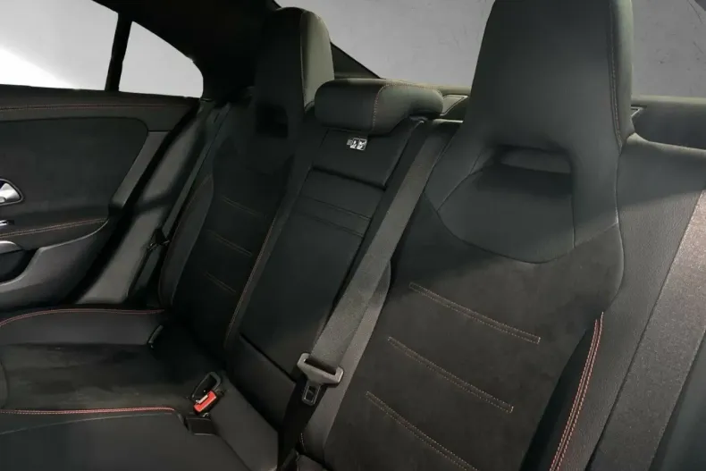 Mercedes-Benz CLA 250 din 2024 cu 13.170 km - oferta MER157333 - foto 9