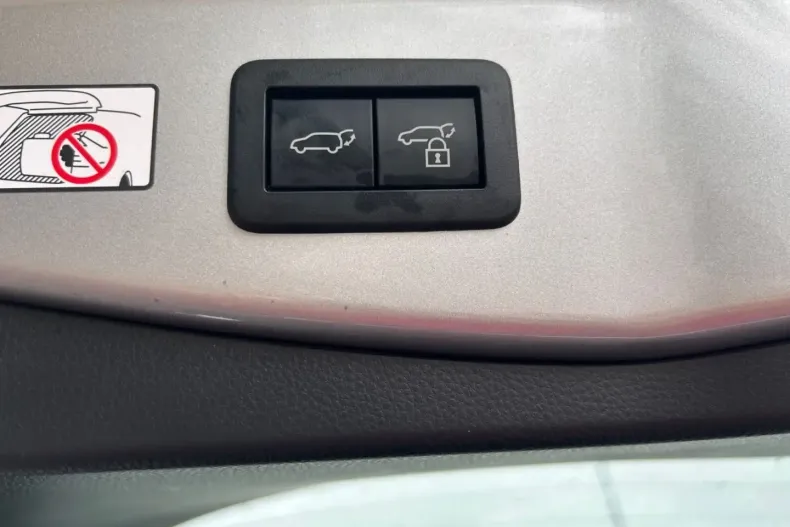 Toyota C-HR din 2024 cu 12.455 km - oferta TOY157352 - foto 20