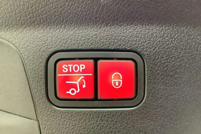 Mercedes-Benz GLE 63 AMG din 2024 cu 8.700 km - oferta MER157362 - foto 17