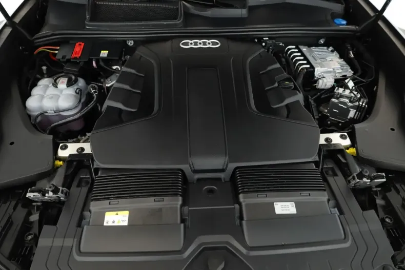 Audi Q8 din 2025 cu 18.500 km - oferta AUD157368 - foto 6