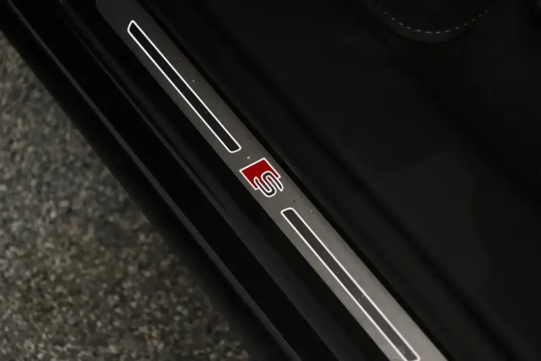 Audi Q8 din 2025 cu 18.500 km - oferta AUD157368 - foto 16