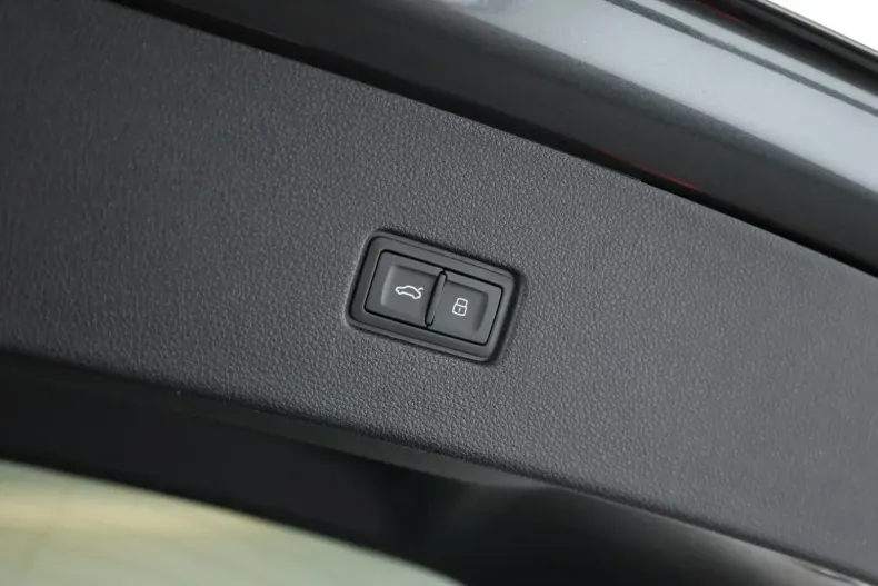 Audi Q8 din 2025 cu 18.500 km - oferta AUD157368 - foto 23