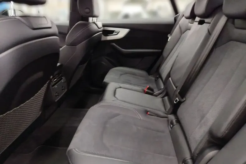 Audi Q8 din 2024 cu 10.019 km - oferta AUD157371 - foto 9