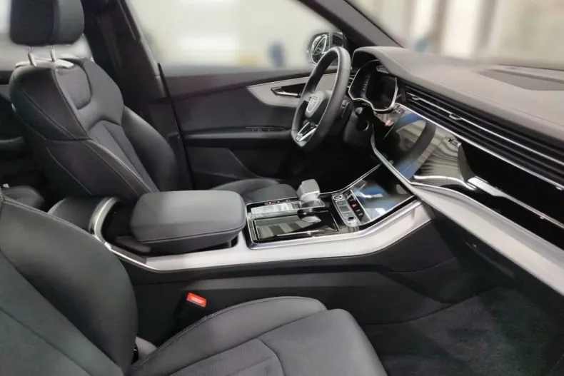 Audi Q8 din 2024 cu 10.019 km - oferta AUD157371 - foto 11