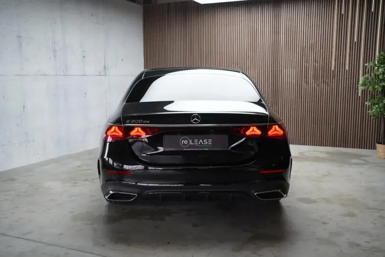 Mercedes-Benz E 300 din 2024 cu 19.390 km - oferta MER157377 - foto 7